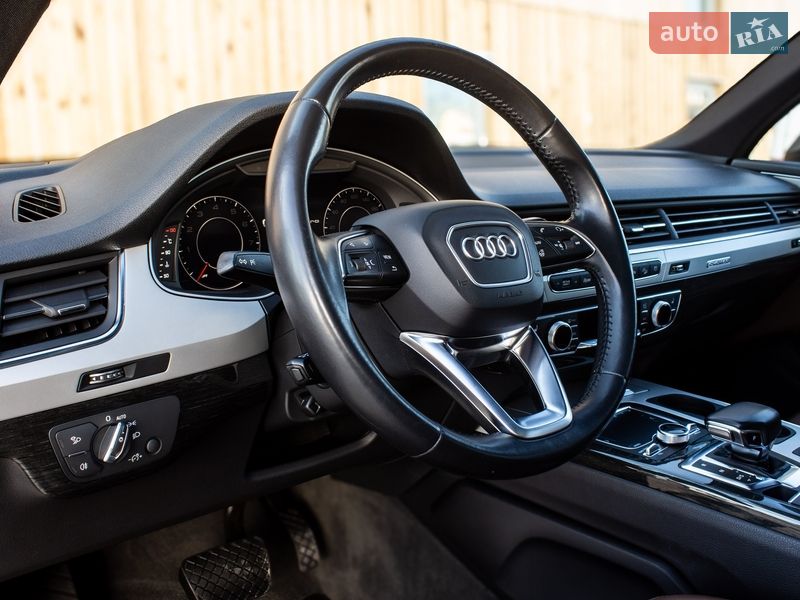 Позашляховик / Кросовер Audi Q7 2017 в Львові