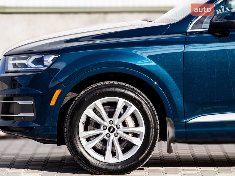 Позашляховик / Кросовер Audi Q7 2017 в Львові
