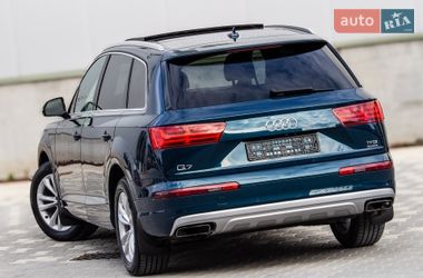Позашляховик / Кросовер Audi Q7 2017 в Львові