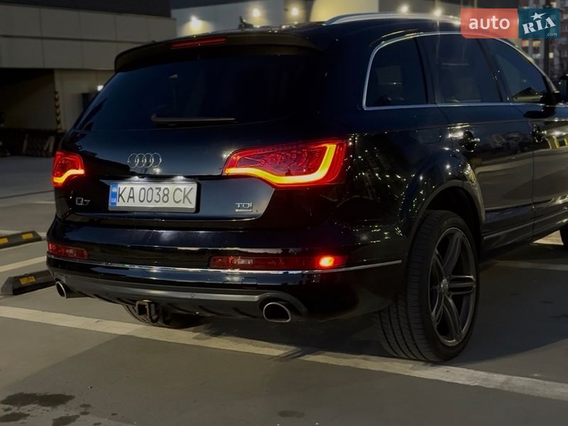 Позашляховик / Кросовер Audi Q7 2015 в Києві