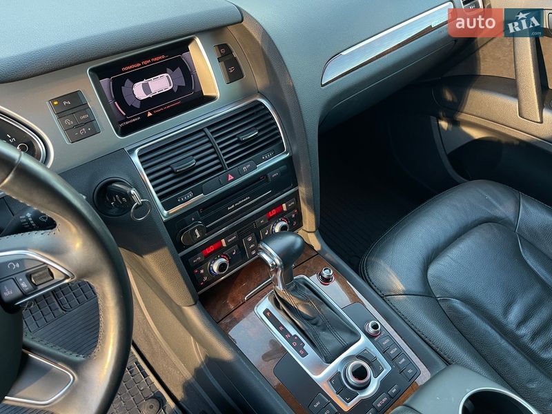 Позашляховик / Кросовер Audi Q7 2012 в Києві