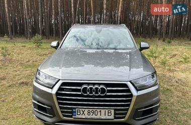 Внедорожник / Кроссовер Audi Q7 2016 в Славуте