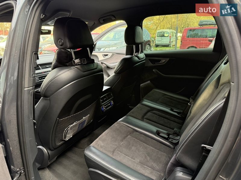 Внедорожник / Кроссовер Audi Q7 2017 в Львове
