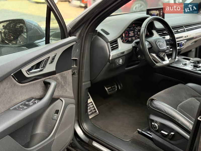 Внедорожник / Кроссовер Audi Q7 2017 в Львове
