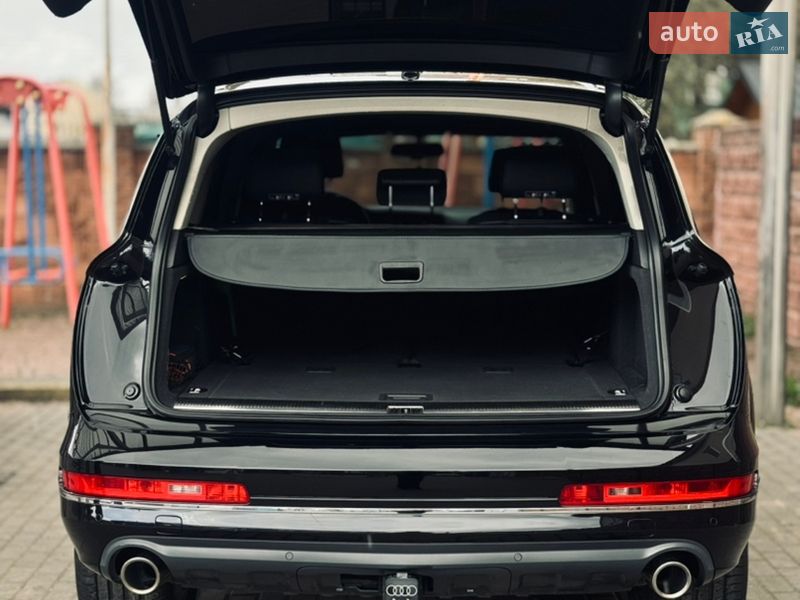 Позашляховик / Кросовер Audi Q7 2010 в Рівному
