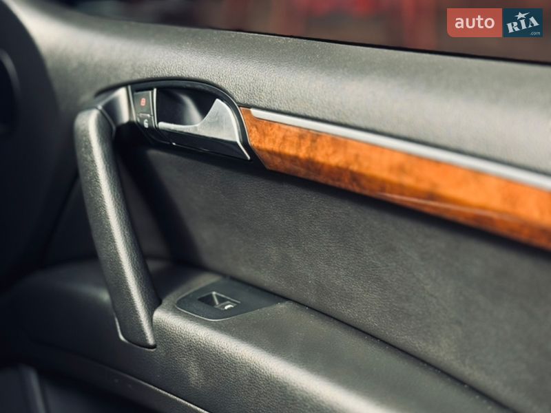 Позашляховик / Кросовер Audi Q7 2010 в Рівному