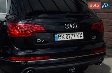 Позашляховик / Кросовер Audi Q7 2010 в Рівному