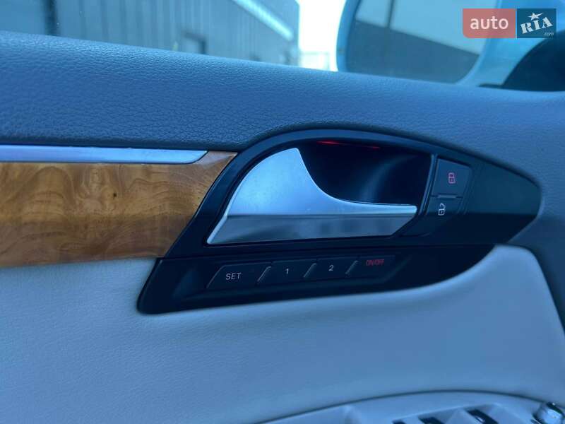 Позашляховик / Кросовер Audi Q7 2010 в Львові
