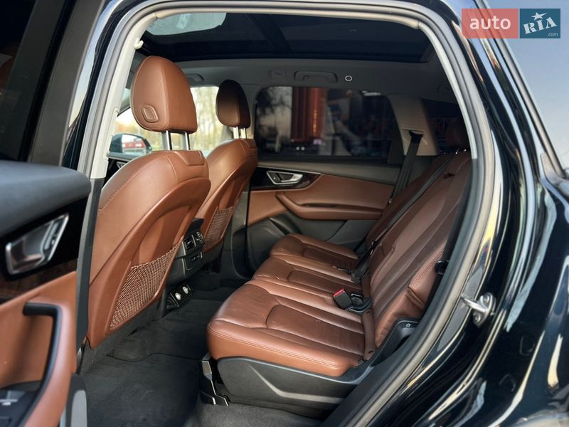 Внедорожник / Кроссовер Audi Q7 2016 в Киеве