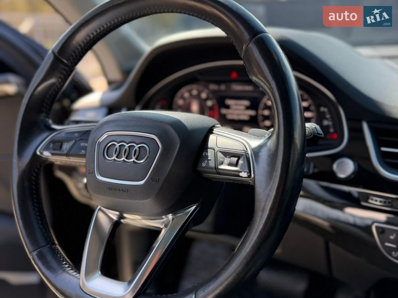 Внедорожник / Кроссовер Audi Q7 2015 в Кременчуге