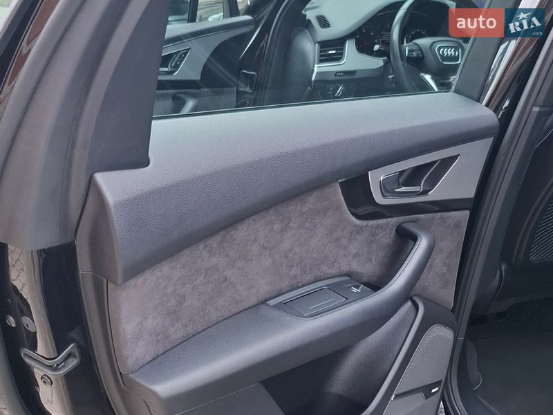 Внедорожник / Кроссовер Audi Q7 2018 в Киеве