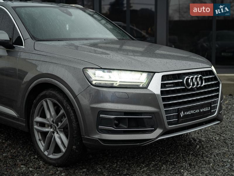 Внедорожник / Кроссовер Audi Q7 2017 в Черновцах