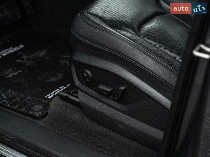 Внедорожник / Кроссовер Audi Q7 2017 в Черновцах