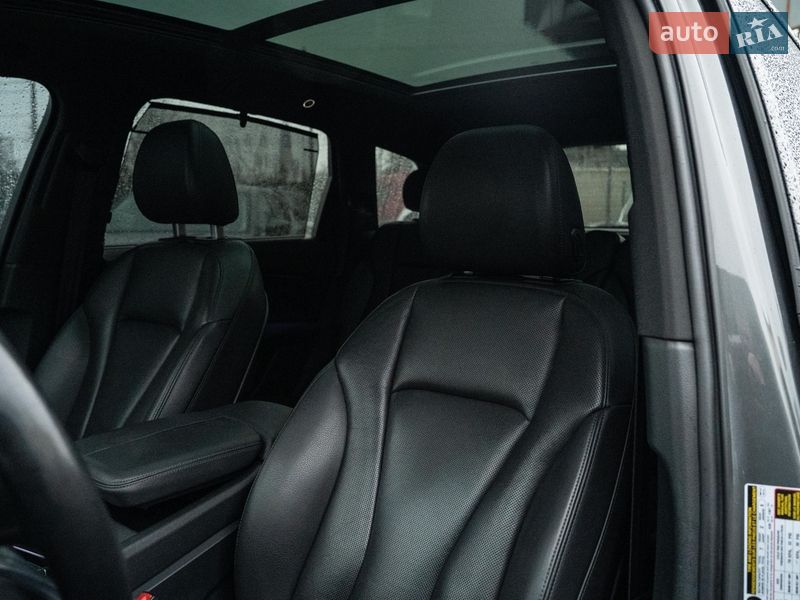 Внедорожник / Кроссовер Audi Q7 2017 в Черновцах