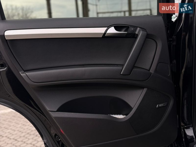 Позашляховик / Кросовер Audi Q7 2015 в Чернівцях