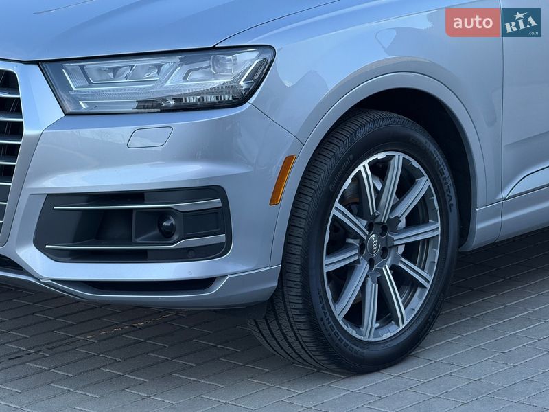 Внедорожник / Кроссовер Audi Q7 2017 в Мукачево