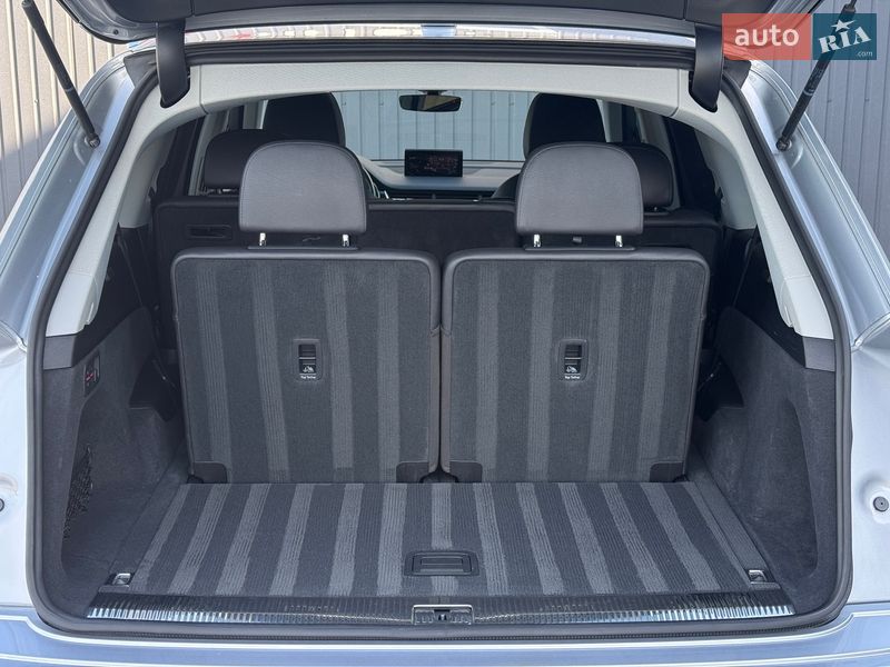Внедорожник / Кроссовер Audi Q7 2017 в Мукачево