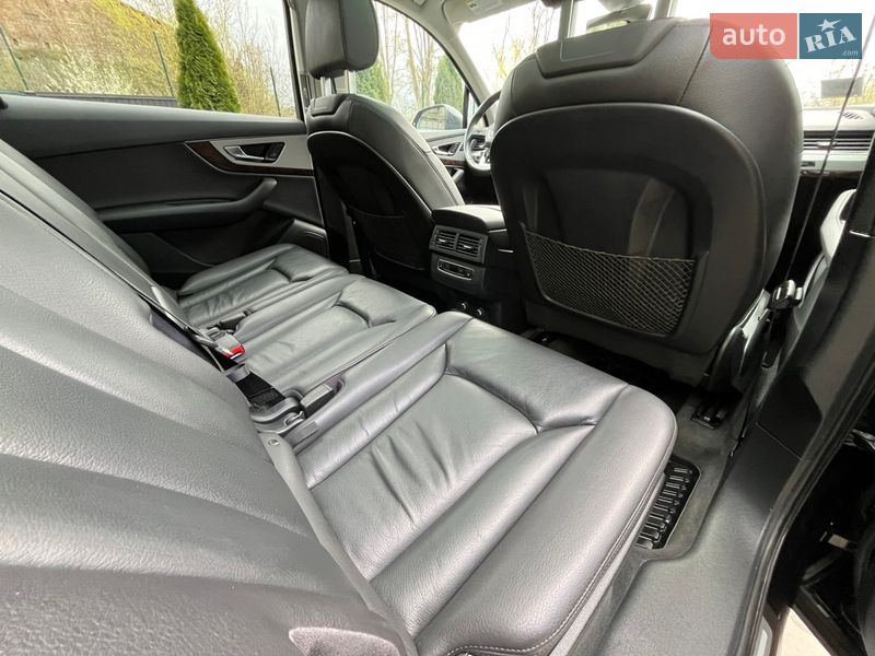 Позашляховик / Кросовер Audi Q7 2017 в Львові