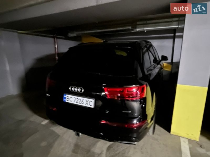 Позашляховик / Кросовер Audi Q7 2017 в Львові