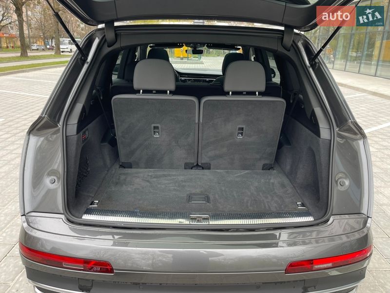 Внедорожник / Кроссовер Audi Q7 2021 в Ровно