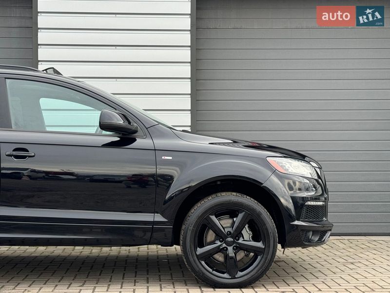 Внедорожник / Кроссовер Audi Q7 2014 в Хороле