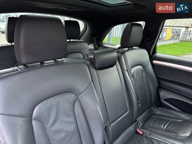 Внедорожник / Кроссовер Audi Q7 2014 в Хороле