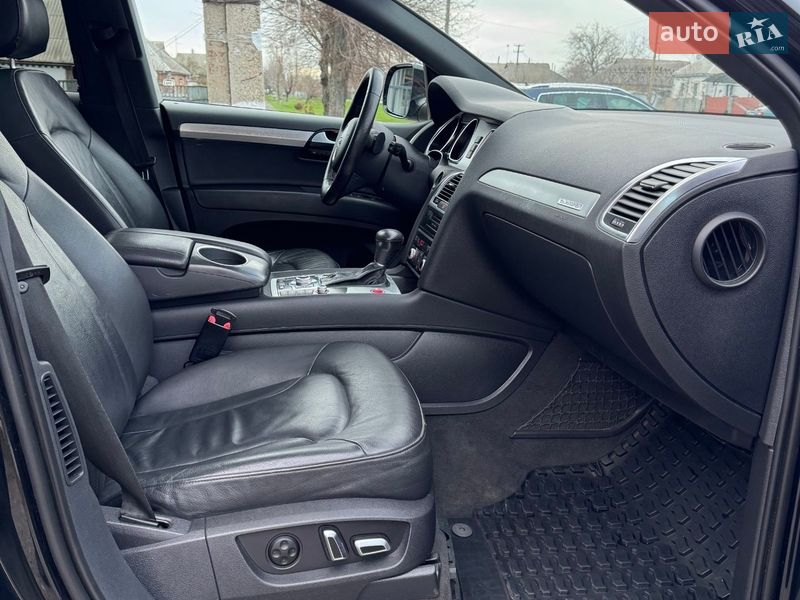 Внедорожник / Кроссовер Audi Q7 2014 в Хороле