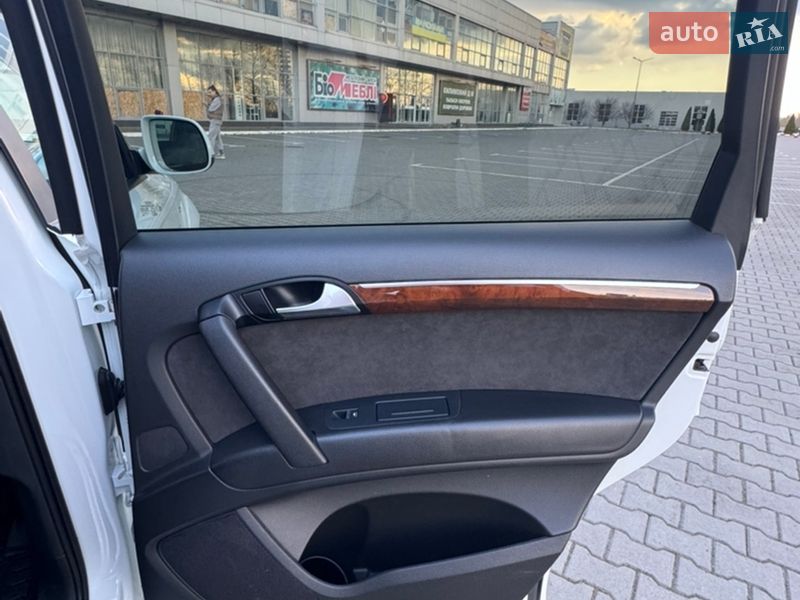 Позашляховик / Кросовер Audi Q7 2013 в Миколаєві