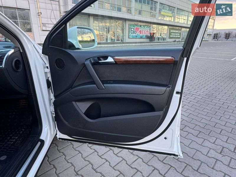 Позашляховик / Кросовер Audi Q7 2013 в Миколаєві