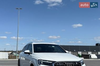 Внедорожник / Кроссовер Audi Q7 2024 в Киеве