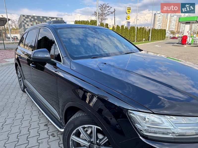 Позашляховик / Кросовер Audi Q7 2018 в Києві