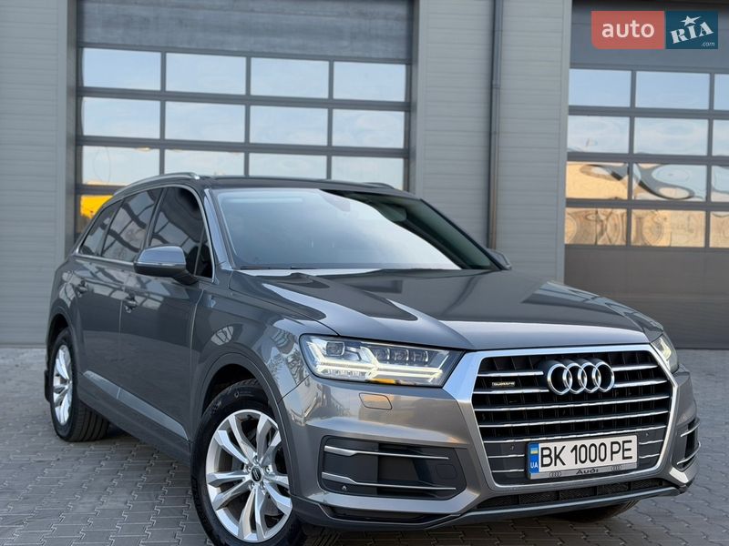 Позашляховик / Кросовер Audi Q7 2016 в Сарнах