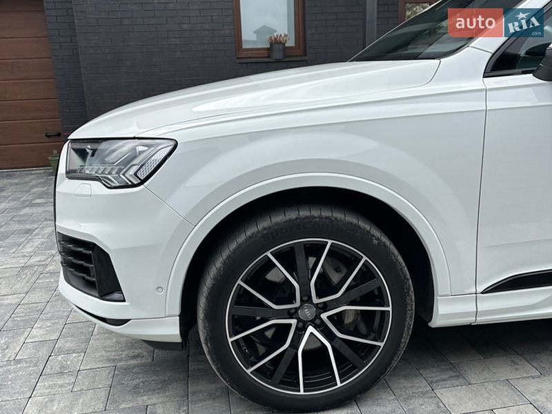 Позашляховик / Кросовер Audi Q7 2019 в Луцьку