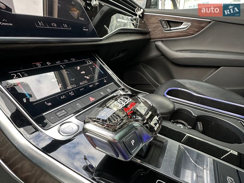 Позашляховик / Кросовер Audi Q7 2019 в Луцьку