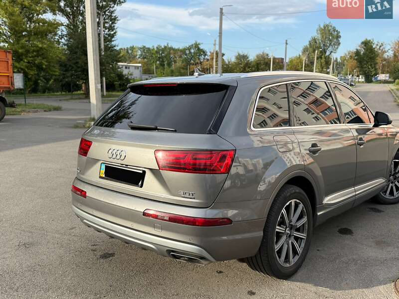 Позашляховик / Кросовер Audi Q7 2017 в Харкові