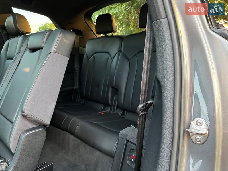 Позашляховик / Кросовер Audi Q7 2017 в Коростишеві