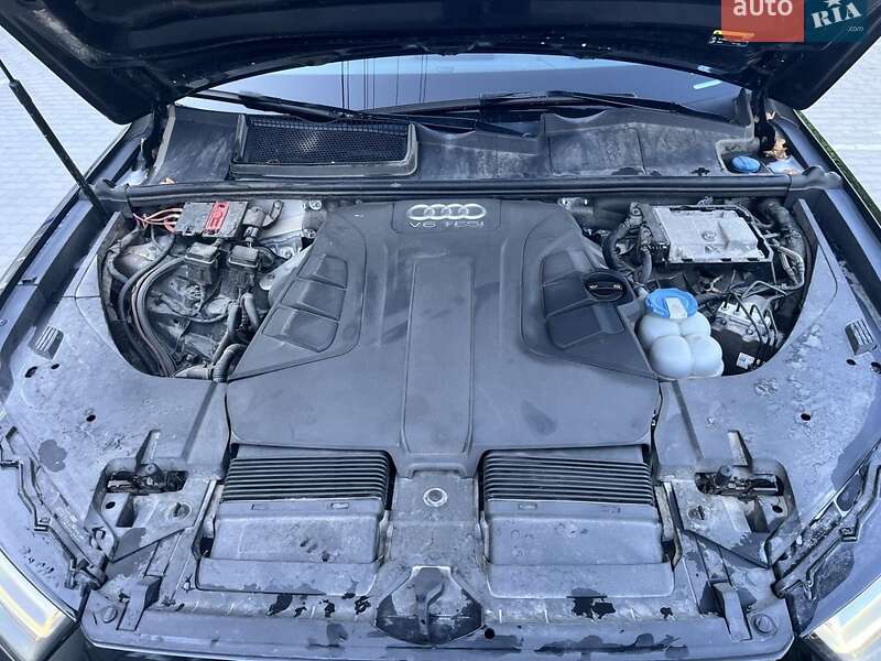 Позашляховик / Кросовер Audi Q7 2016 в Виноградові