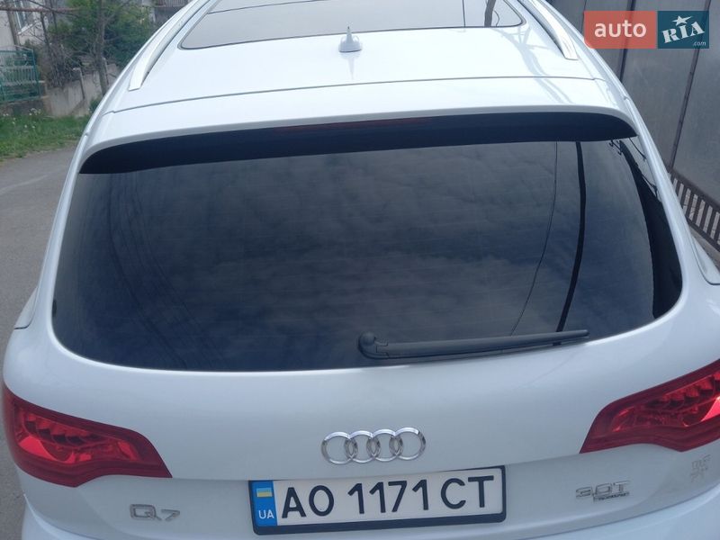 Внедорожник / Кроссовер Audi Q7 2015 в Мукачево