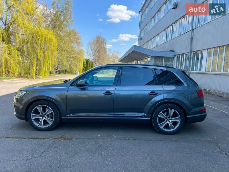 Внедорожник / Кроссовер Audi Q7 2016 в Умани