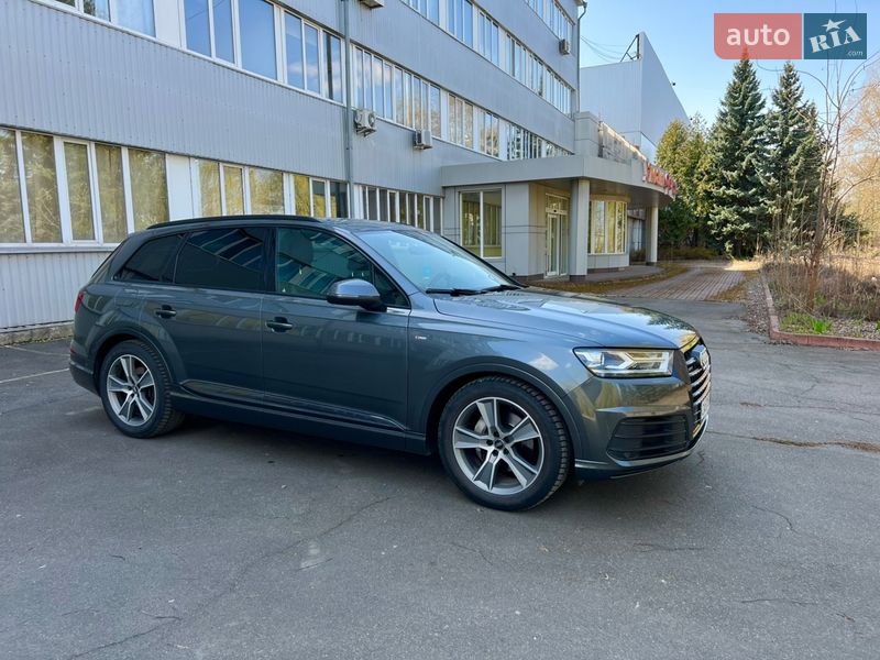Внедорожник / Кроссовер Audi Q7 2016 в Умани
