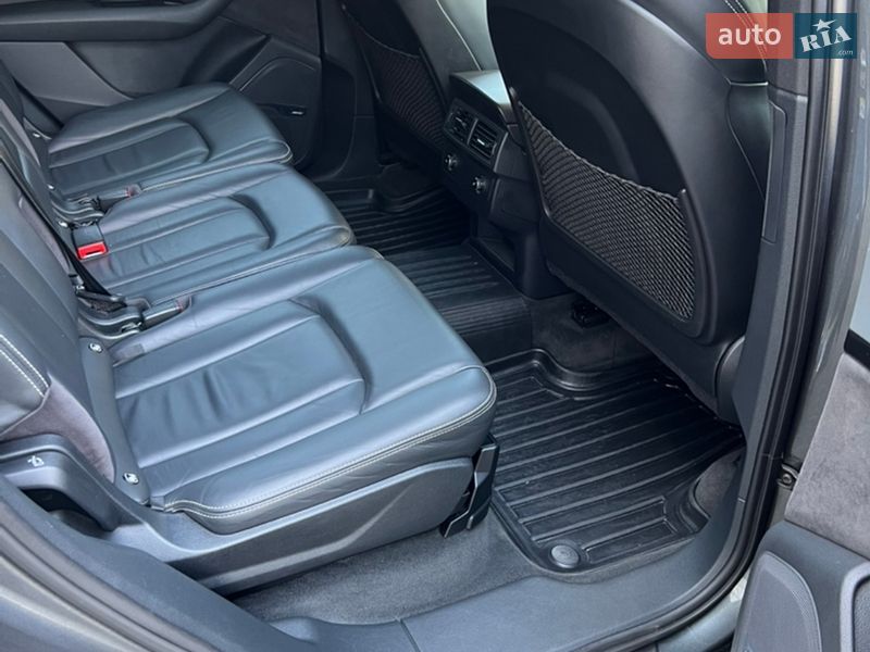 Внедорожник / Кроссовер Audi Q7 2016 в Умани