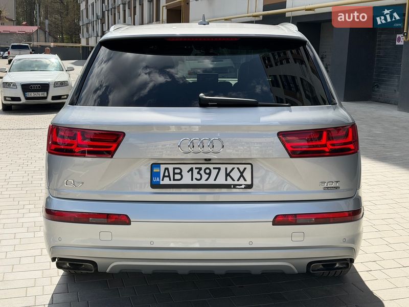 Позашляховик / Кросовер Audi Q7 2017 в Вінниці