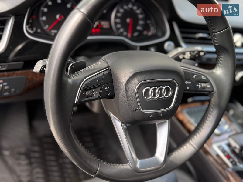 Позашляховик / Кросовер Audi Q7 2017 в Вінниці