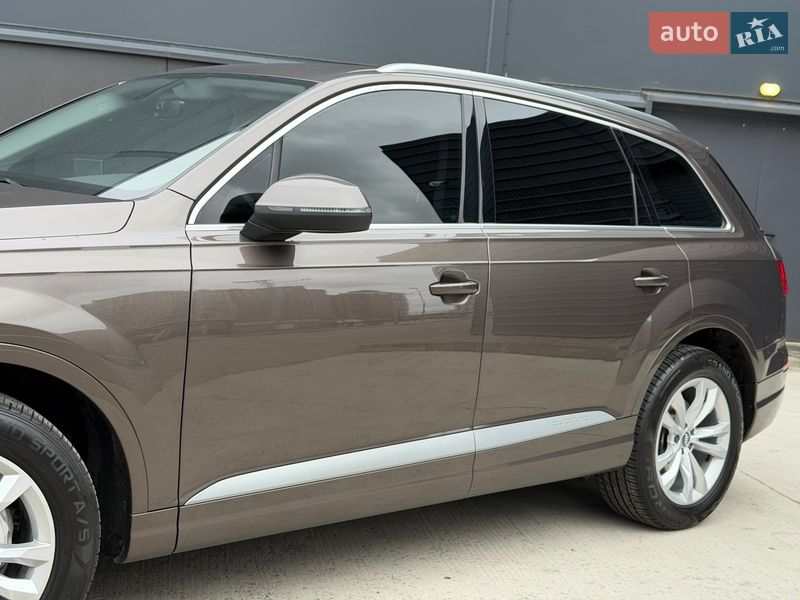 Позашляховик / Кросовер Audi Q7 2017 в Києві