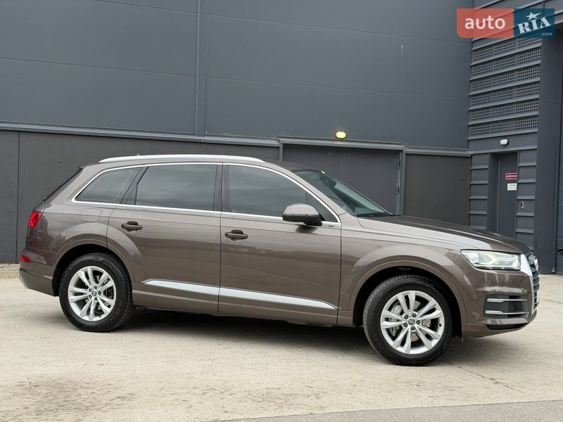 Позашляховик / Кросовер Audi Q7 2017 в Києві