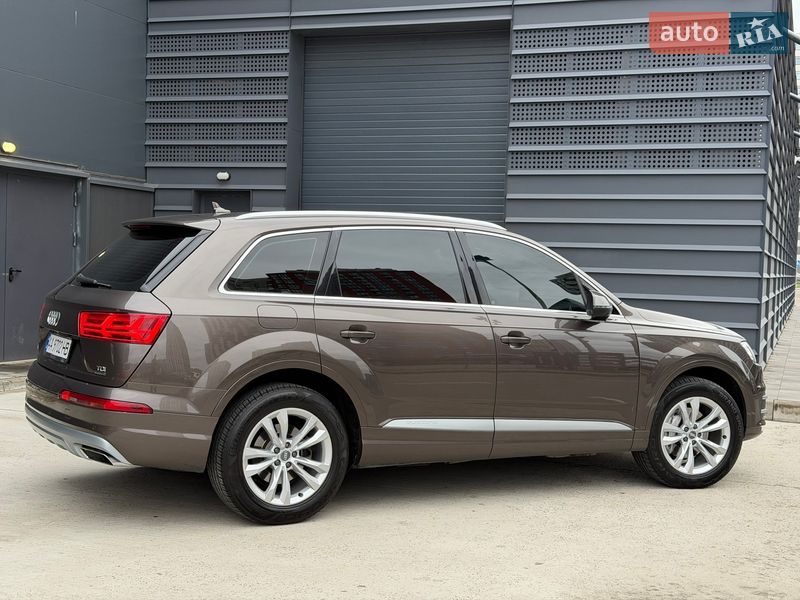 Позашляховик / Кросовер Audi Q7 2017 в Києві