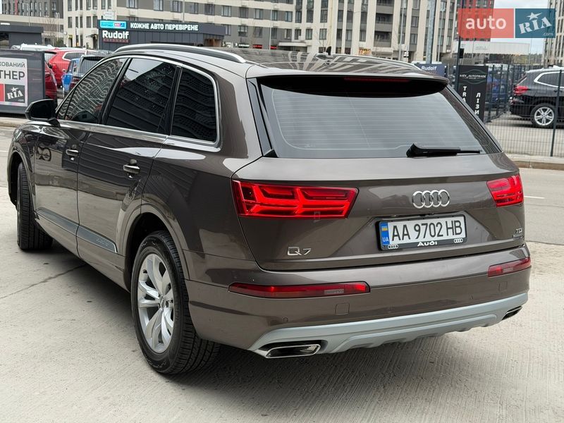 Позашляховик / Кросовер Audi Q7 2017 в Києві