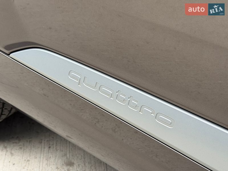 Позашляховик / Кросовер Audi Q7 2017 в Києві