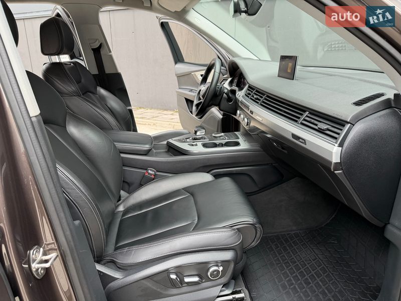 Позашляховик / Кросовер Audi Q7 2017 в Києві