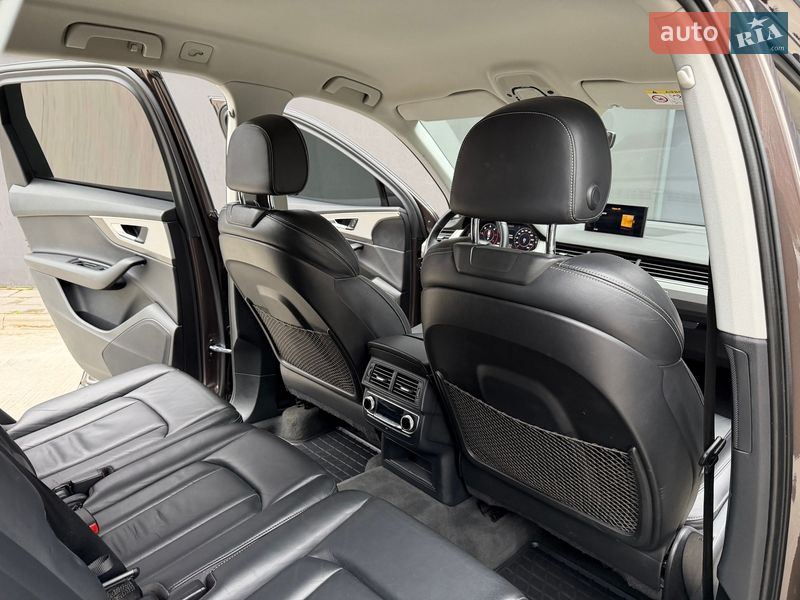 Позашляховик / Кросовер Audi Q7 2017 в Києві